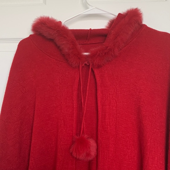 Red Cape - Picture 7 of 8